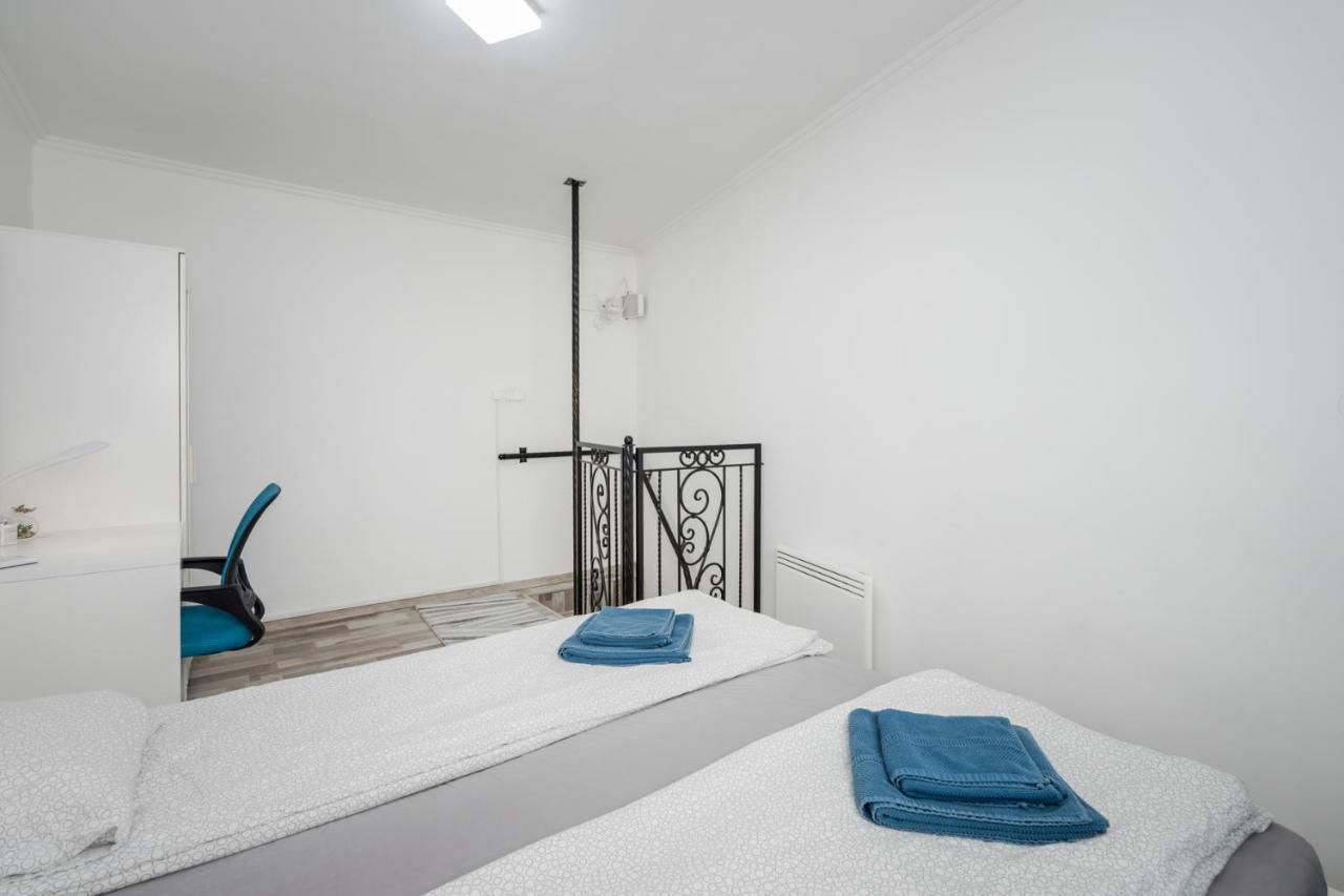 Bpr Simply Azure Apartment Budapest Exterior photo